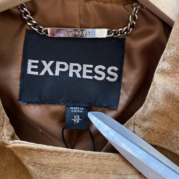 Express Women's Suede Moto Jacket camel
Colored, size xs, zip pockets & sleeve - Picture 2 of 8